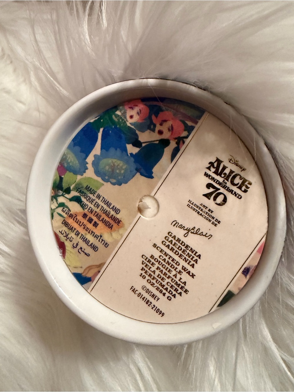 DISNEY PARKS Alice in Wonderland 70th anniversary scented candle NWOT